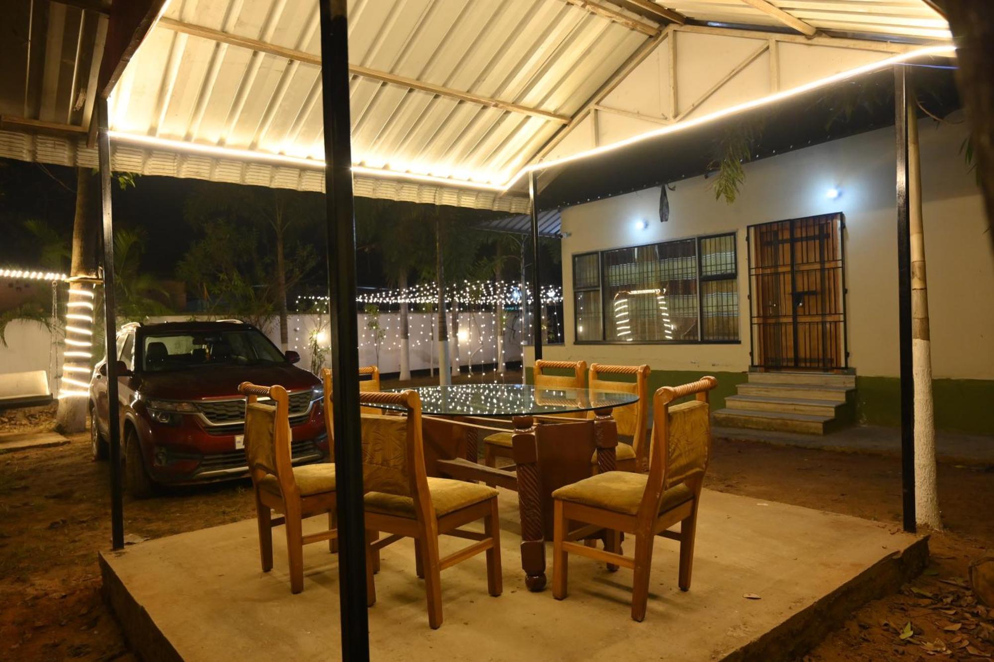 The Q3 Inn Guwahati Exterior foto