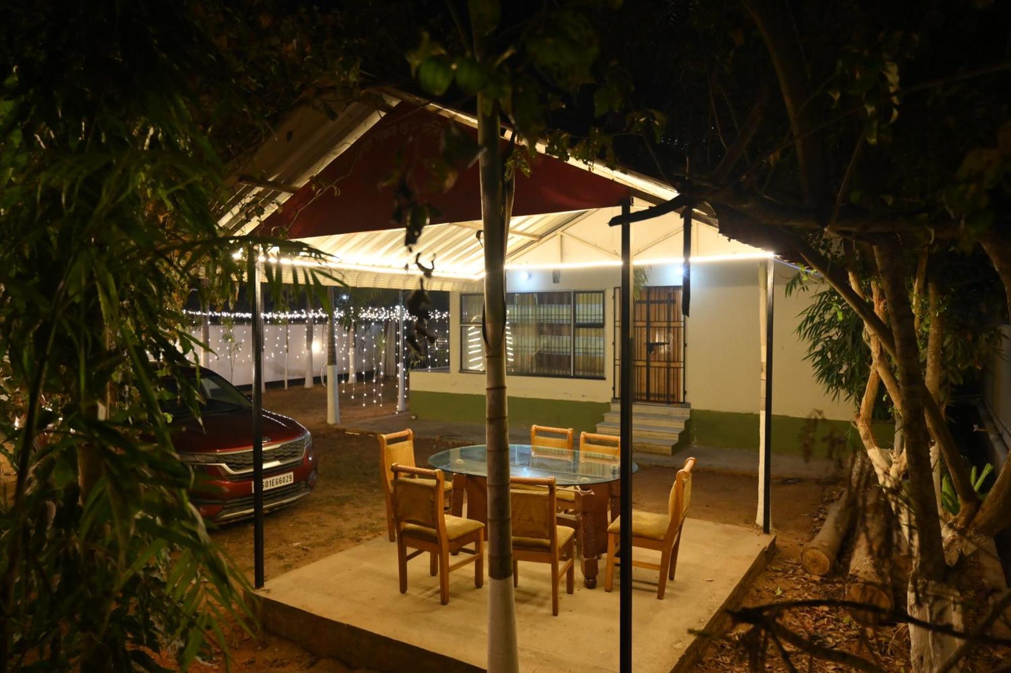 The Q3 Inn Guwahati Exterior foto